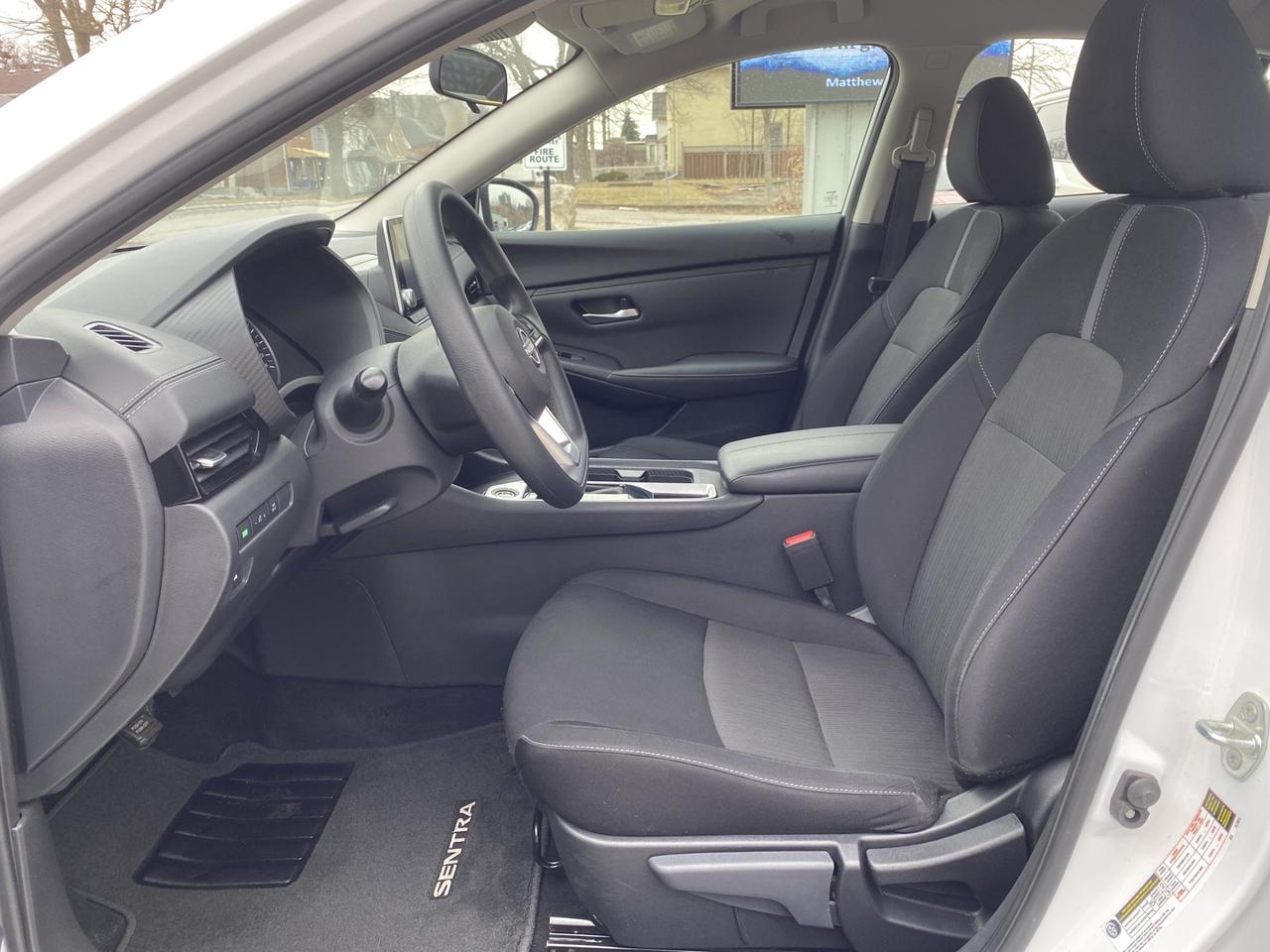 2024 Nissan Sentra SV Photo