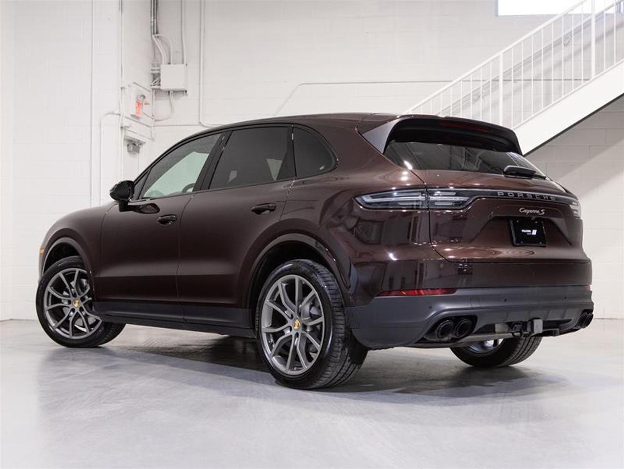 2023 Porsche Cayenne S Platinum Edition Photo
