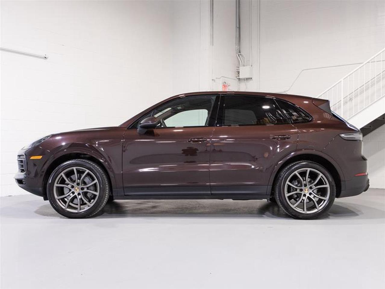 2023 Porsche Cayenne S Platinum Edition Photo