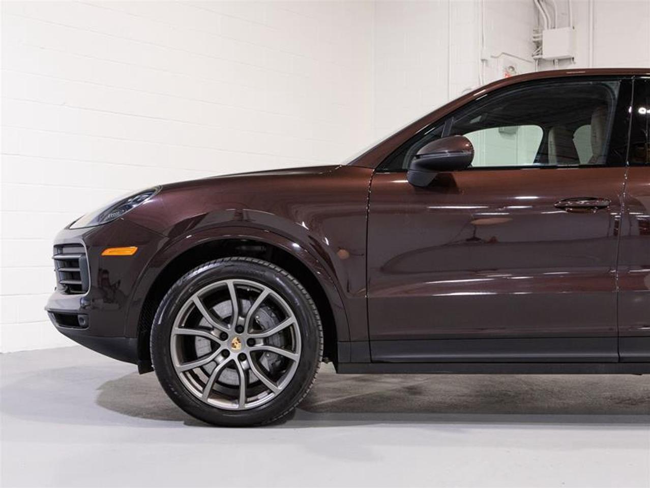 2023 Porsche Cayenne S Platinum Edition Photo