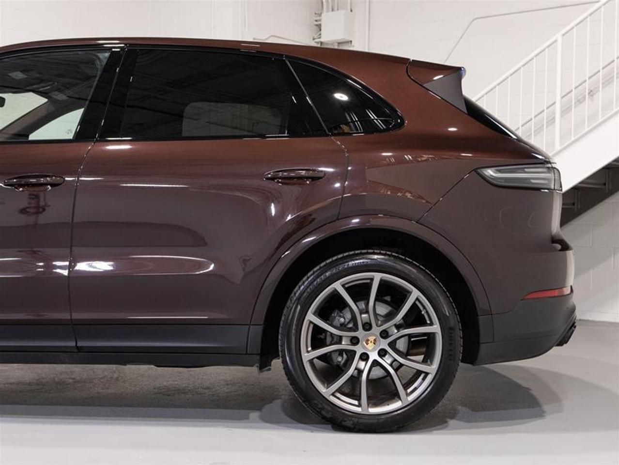 2023 Porsche Cayenne S Platinum Edition Photo