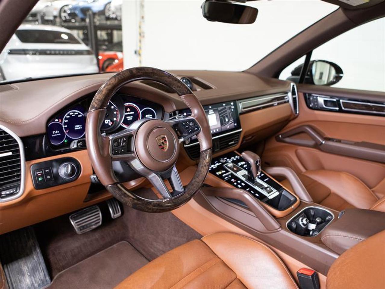 2023 Porsche Cayenne S Platinum Edition Photo