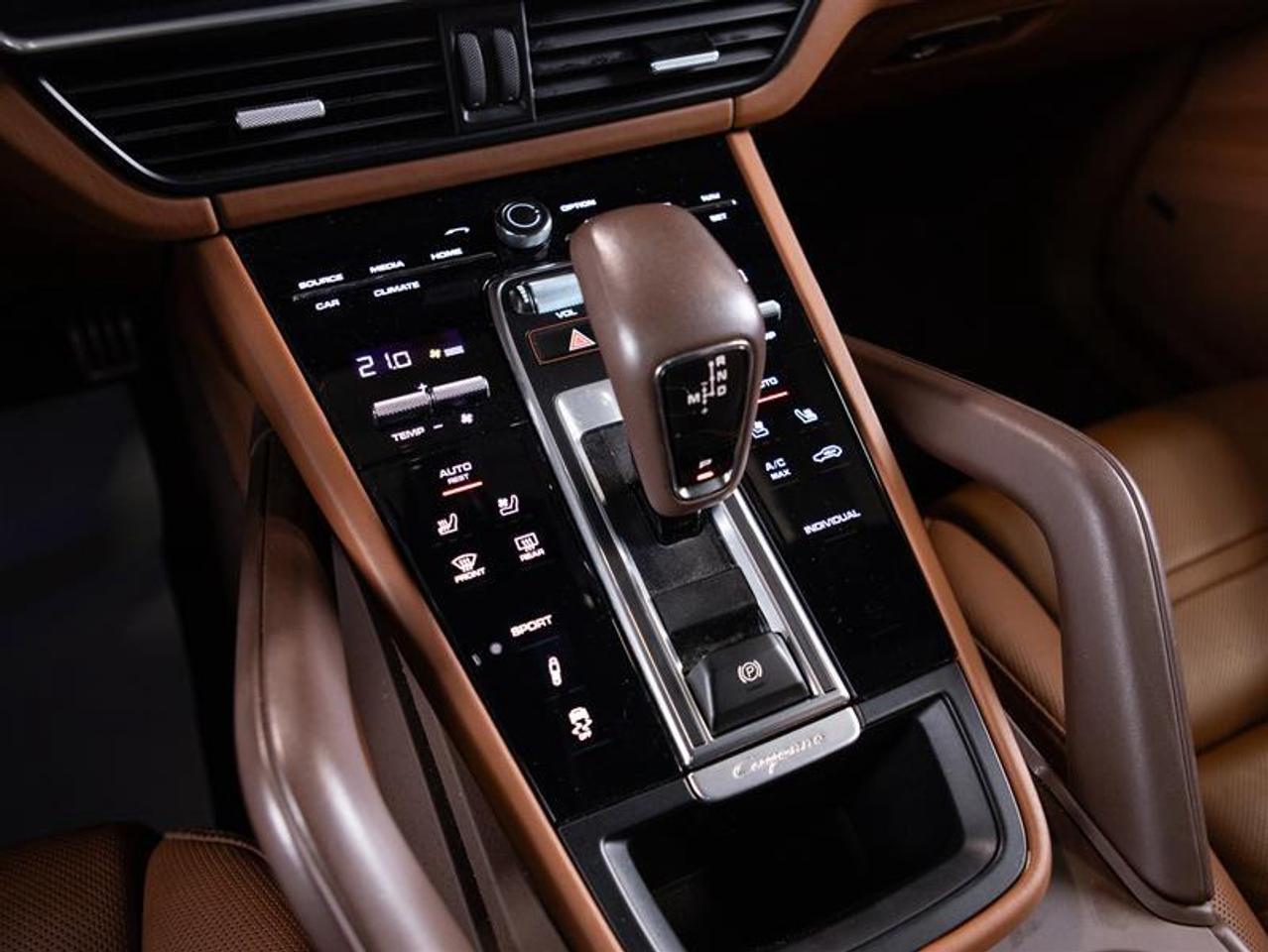 2023 Porsche Cayenne S Platinum Edition Photo