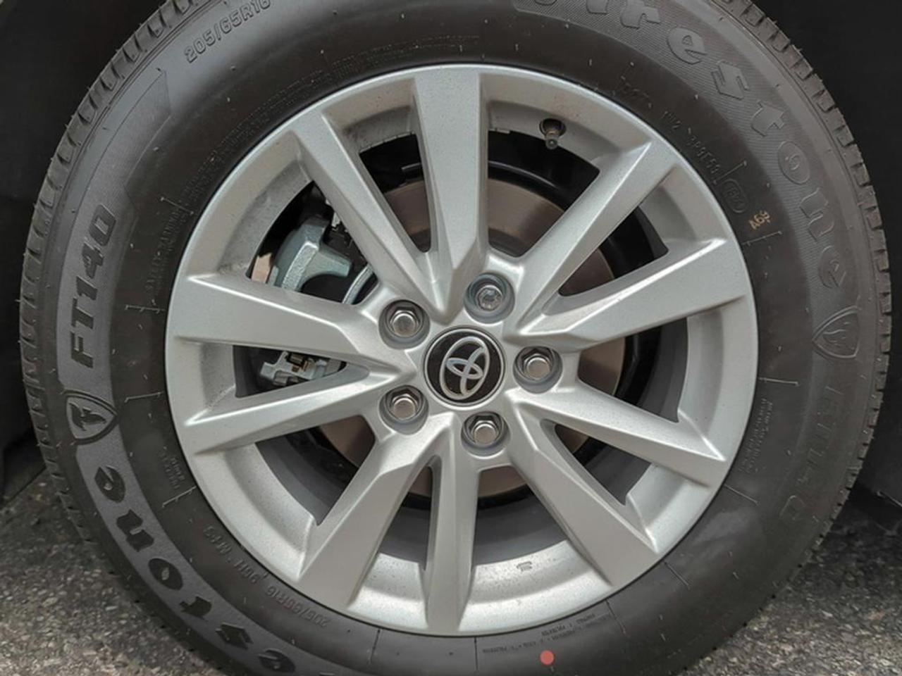 2026 Toyota Camry SE 4dr Front-Wheel Drive Sedan Photo