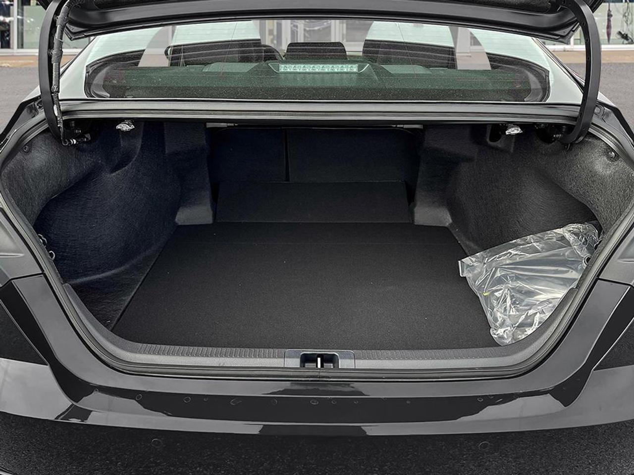 2026 Toyota Camry SE 4dr Front-Wheel Drive Sedan Photo