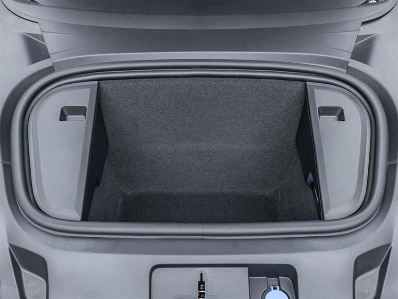 2024 Porsche Taycan  Photo