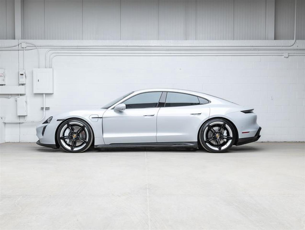 2024 Porsche Taycan  Photo