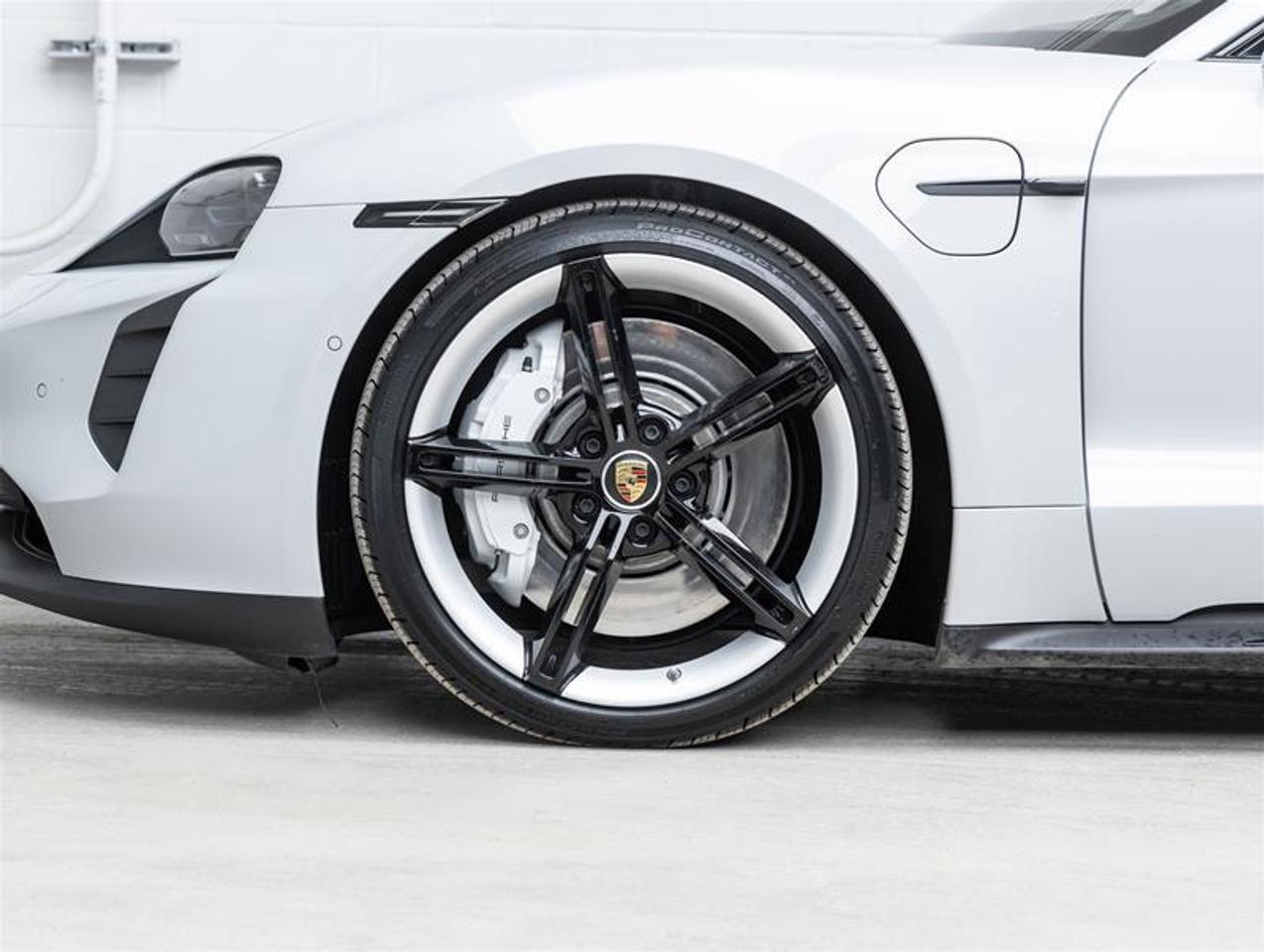 2024 Porsche Taycan  Photo