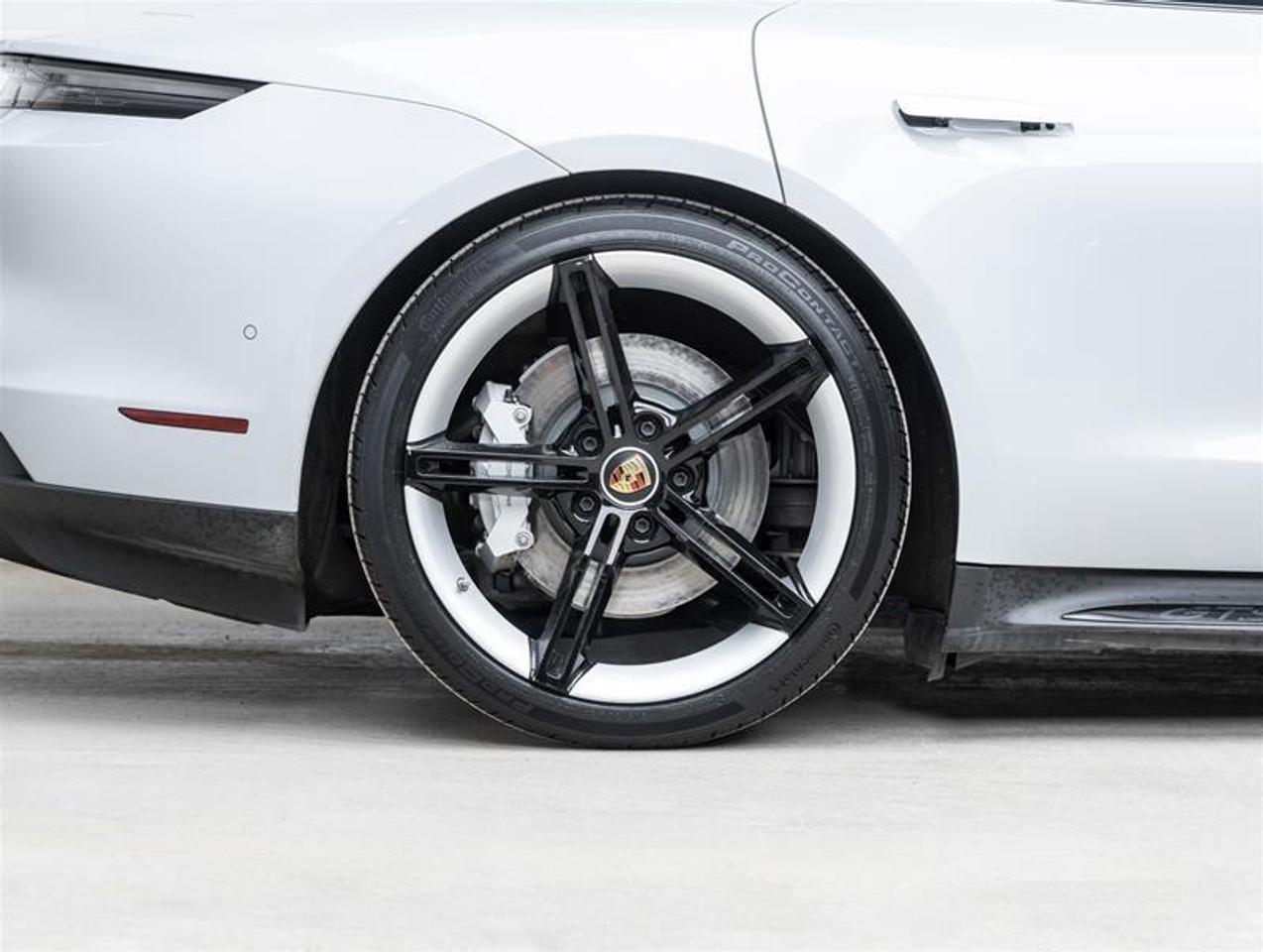 2024 Porsche Taycan  Photo