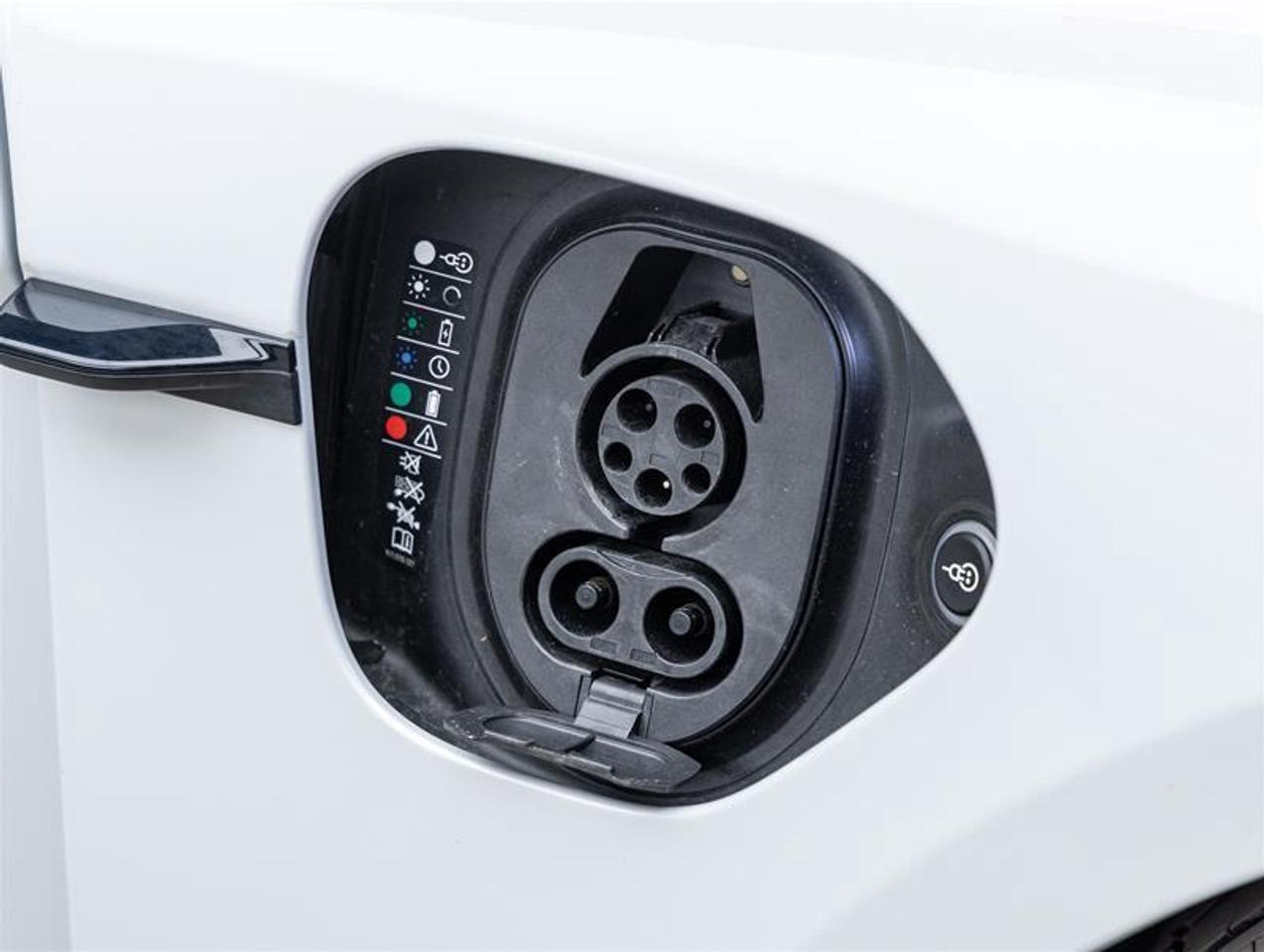 2024 Porsche Taycan  Photo