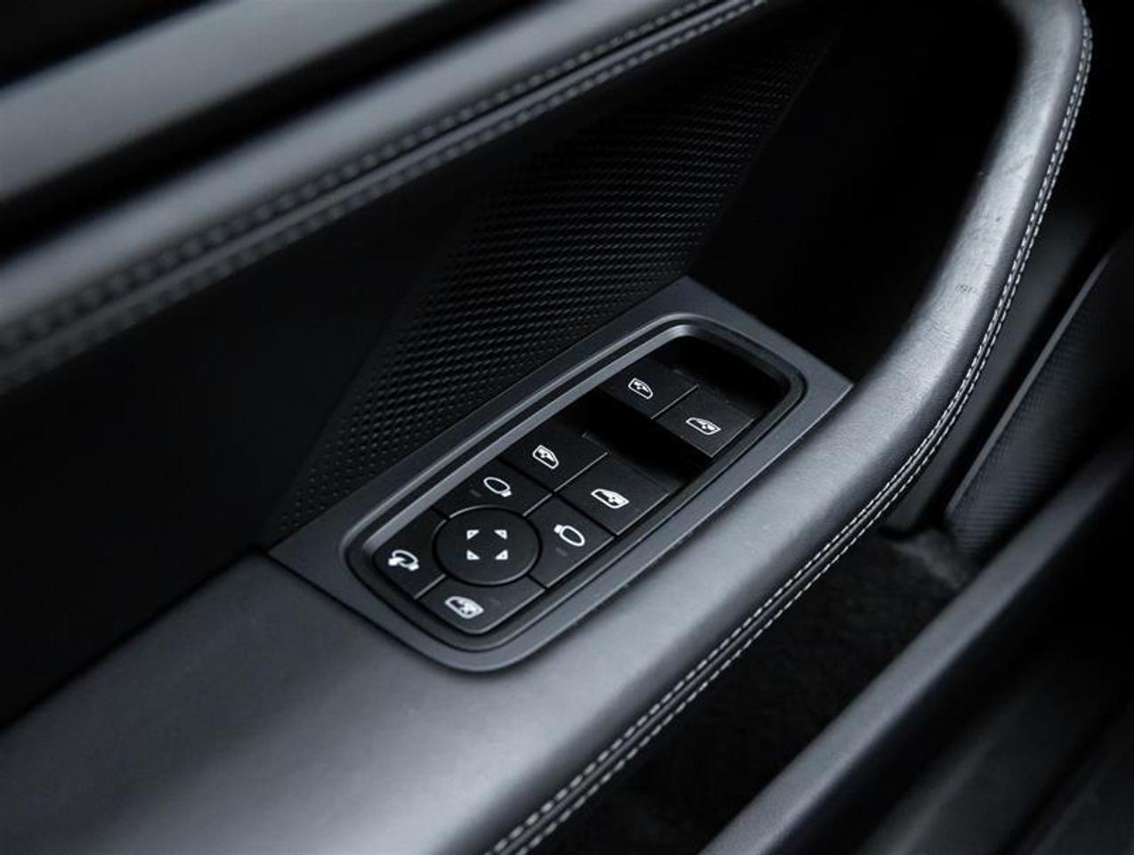 2024 Porsche Taycan  Photo