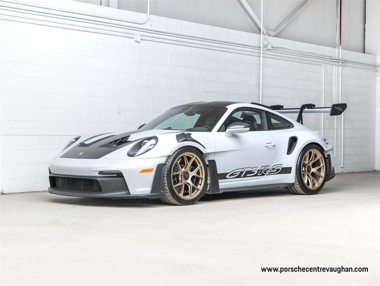 2025 Porsche 911  Photo0