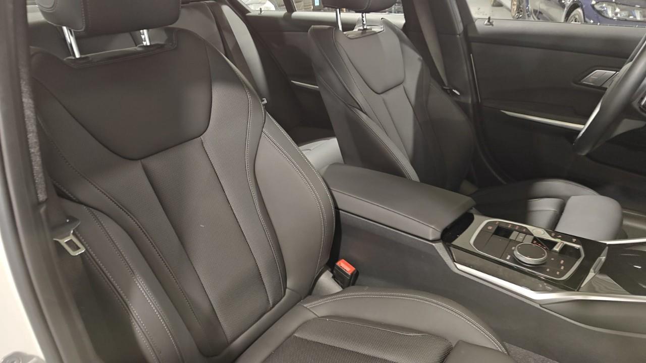 2023 BMW 330 i xDrive 4dr All-Wheel Drive Sedan Photo