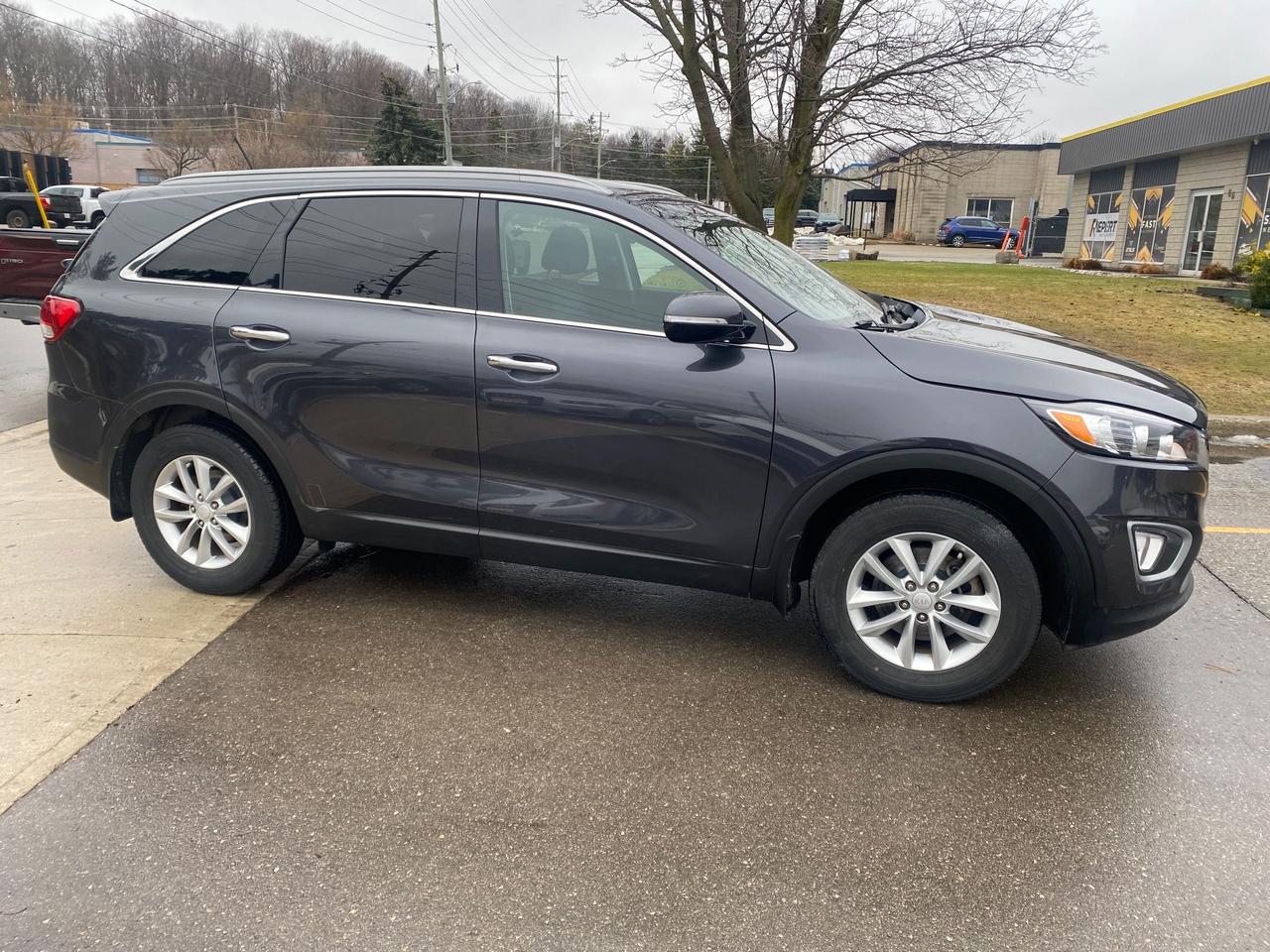 2016 Kia Sorento 2.4L LX Photo4