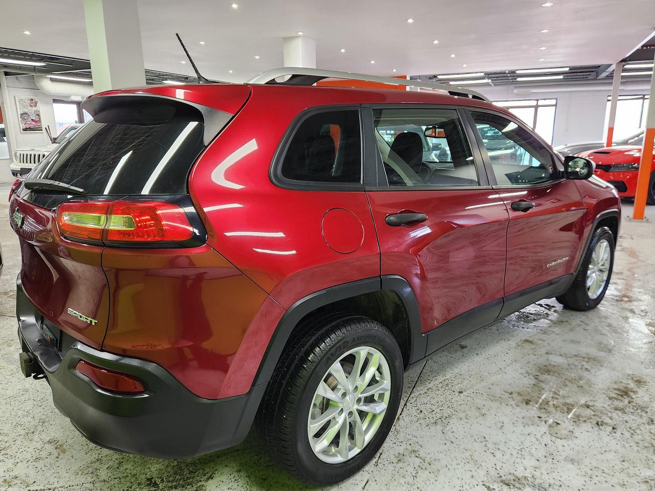 2014 Jeep Cherokee Sport NAVI REAR CAM H-TED SEAT HITCH CLEAN CARFAX Photo