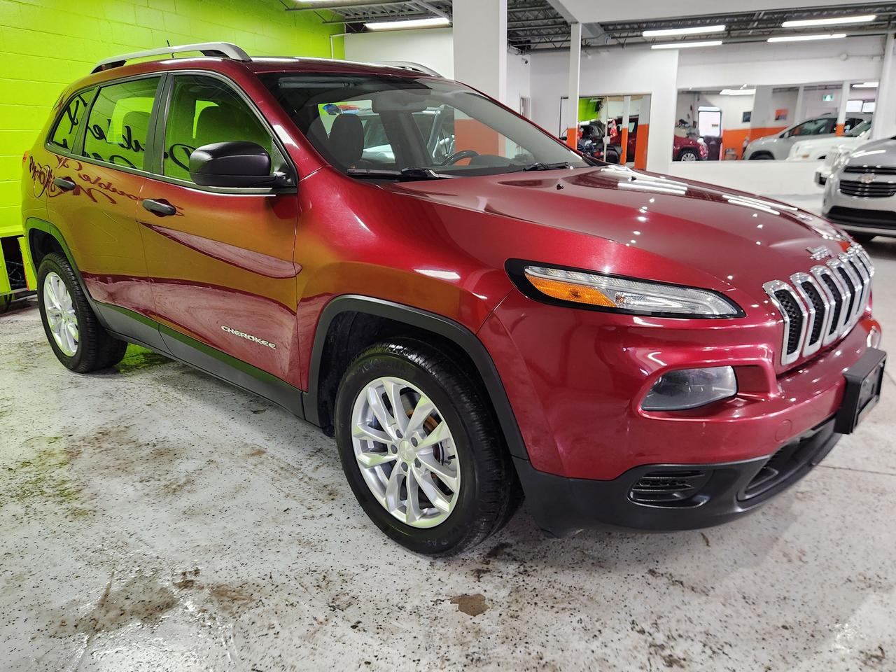 2014 Jeep Cherokee Sport NAVI REAR CAM H-TED SEAT HITCH CLEAN CARFAX Photo4