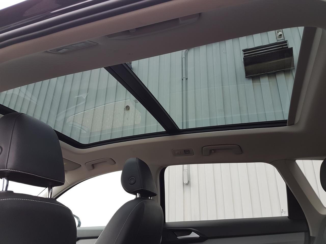 2022 Volkswagen Taos Comfortline *SUNROOF-HEATED SEATS* Photo