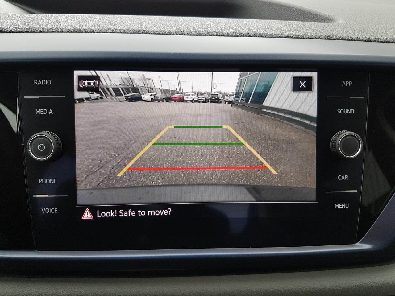 2022 Volkswagen Taos Comfortline *SUNROOF-HEATED SEATS* Photo