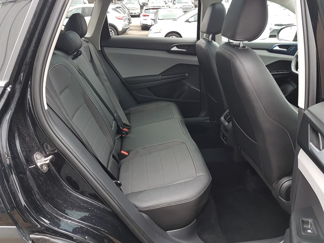 2022 Volkswagen Taos Comfortline *SUNROOF-HEATED SEATS* Photo