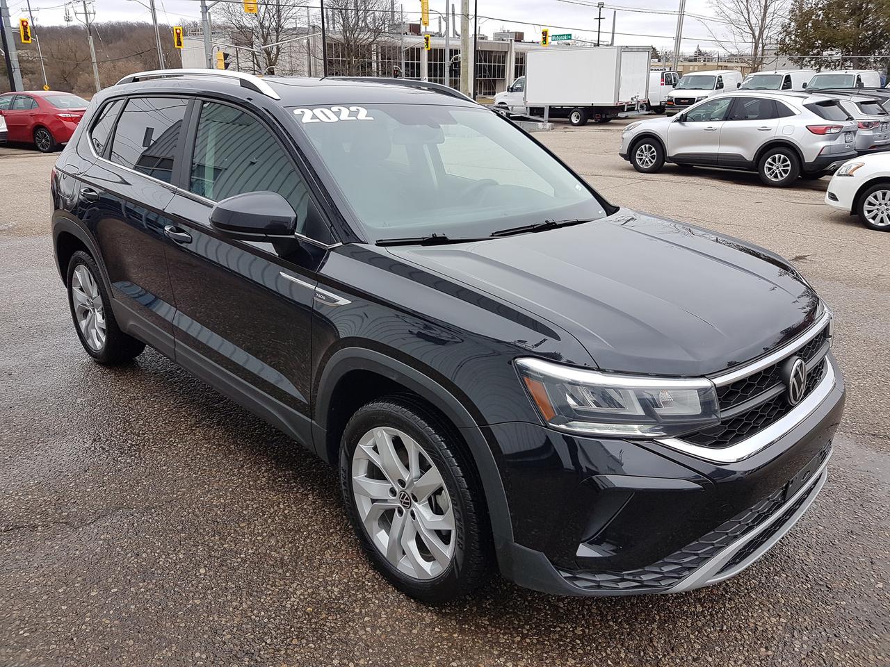 2022 Volkswagen Taos Comfortline *SUNROOF-HEATED SEATS* Photo