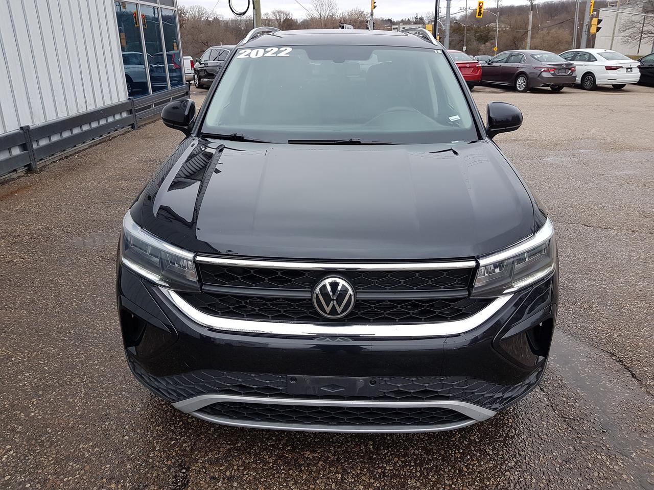 2022 Volkswagen Taos Comfortline *SUNROOF-HEATED SEATS* Photo
