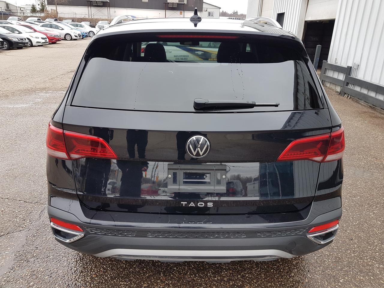 2022 Volkswagen Taos Comfortline *SUNROOF-HEATED SEATS* Photo3