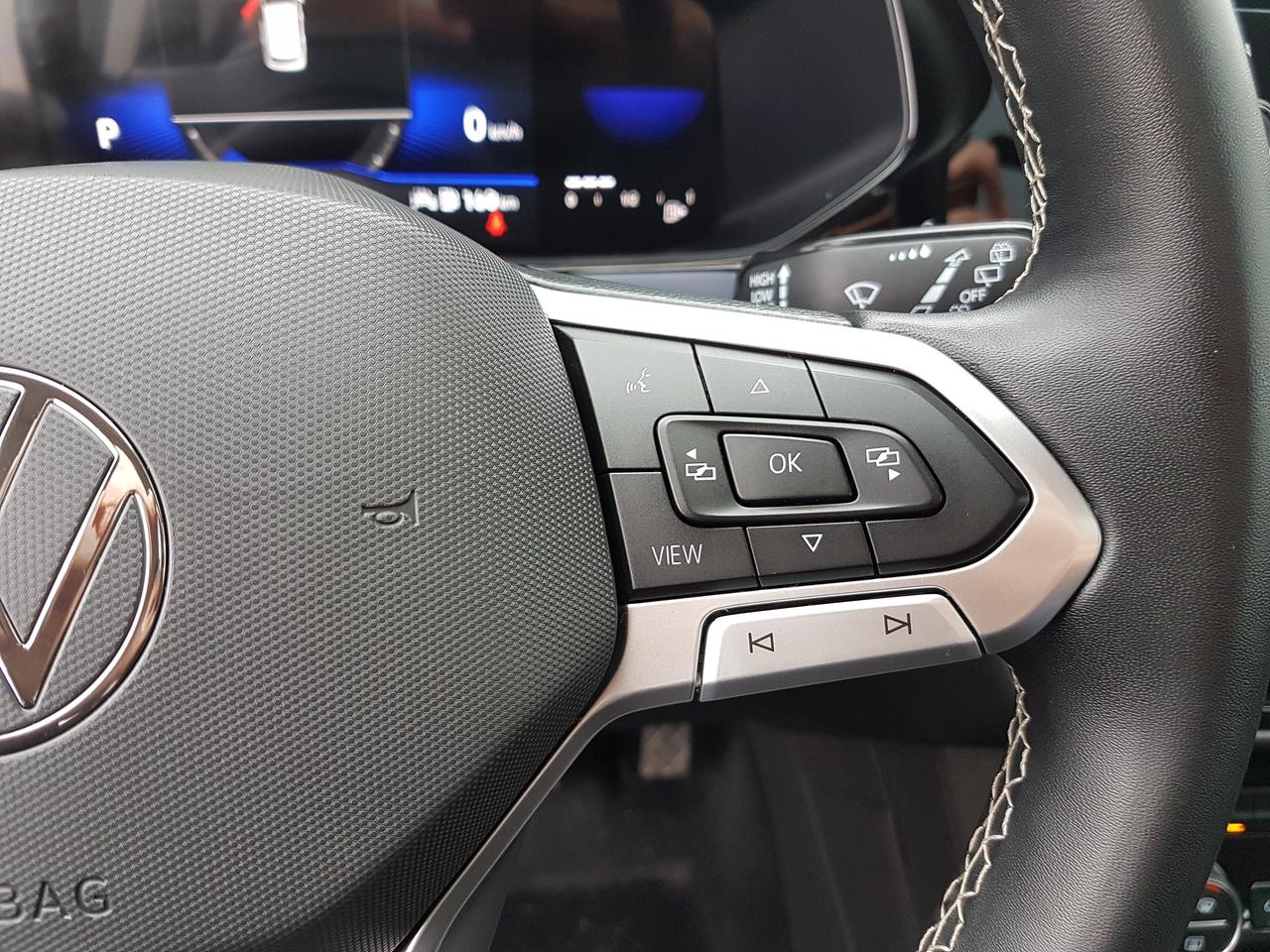 2022 Volkswagen Taos Comfortline *SUNROOF-HEATED SEATS* Photo