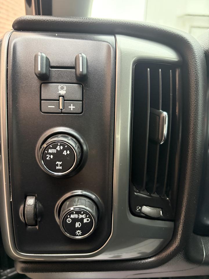 2015 Chevrolet Silverado 1500 LT Photo