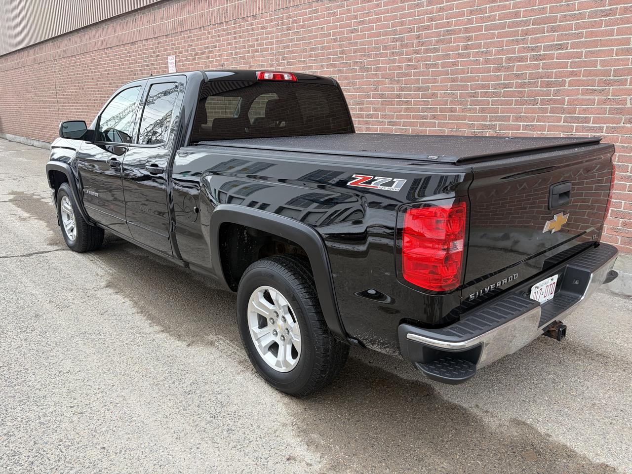 2015 Chevrolet Silverado 1500 LT Photo3