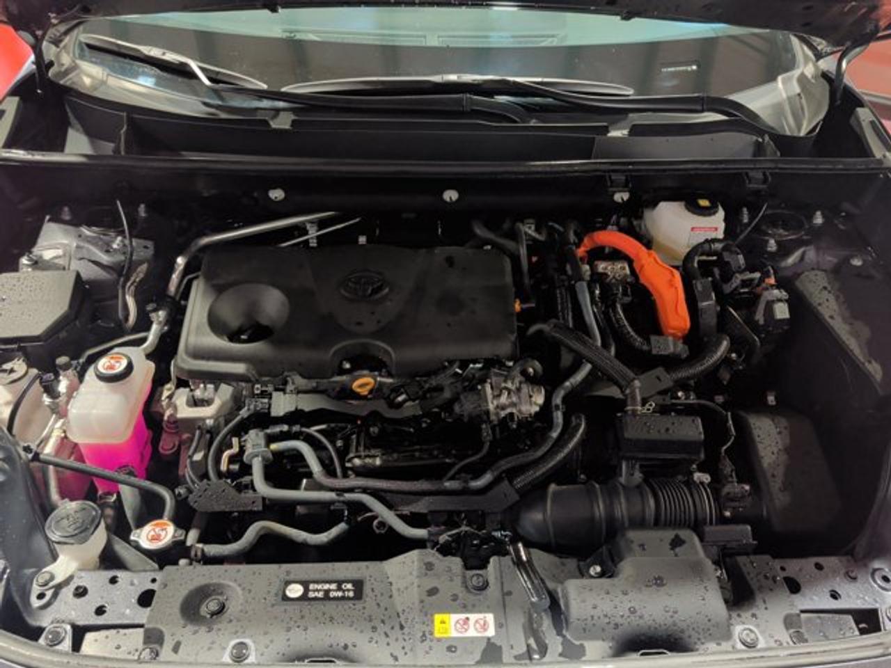 2025 Toyota RAV4 Hybrid XLE - Photo #9