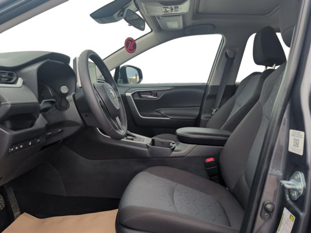 2025 Toyota RAV4 Hybrid XLE - Photo #10