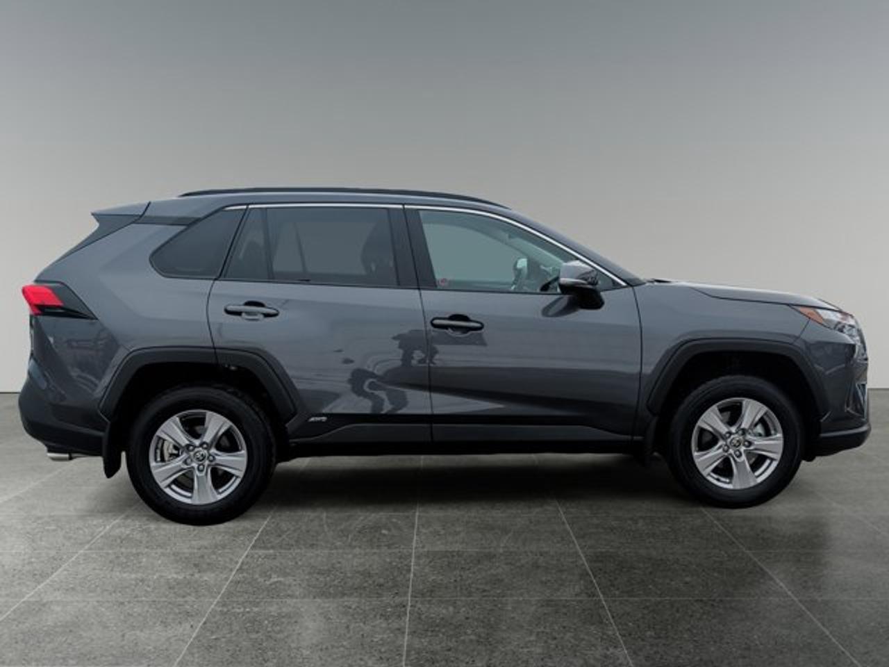 2025 Toyota RAV4 Hybrid XLE - Photo #6