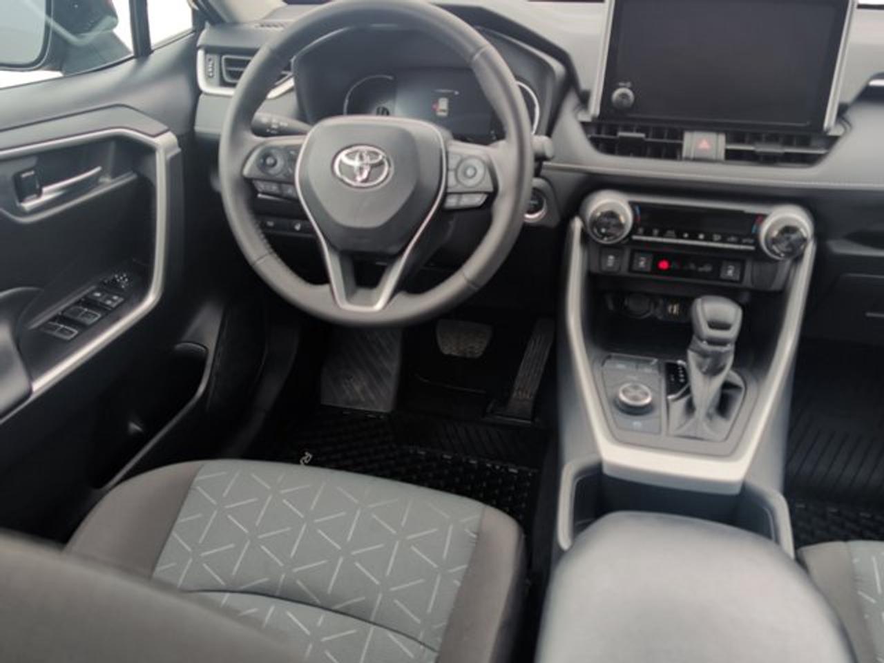 2025 Toyota RAV4 Hybrid XLE - Photo #13
