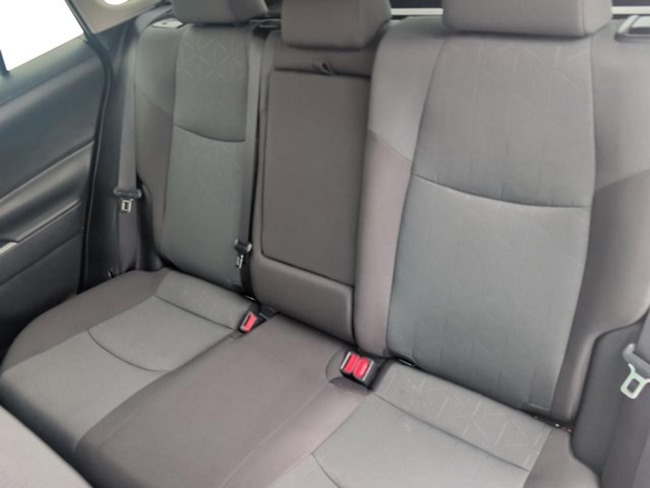 2025 Toyota RAV4 Hybrid XLE - Photo #15