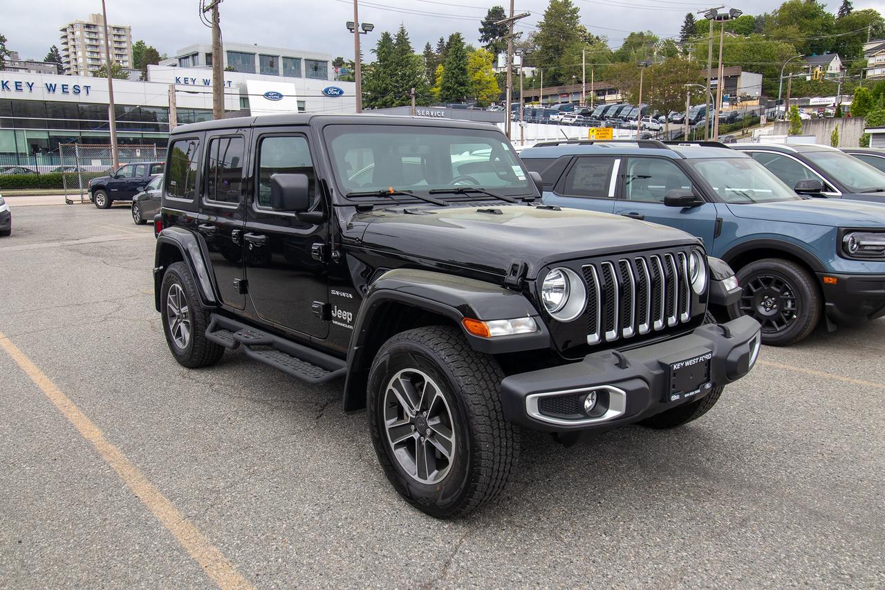2023 Jeep Wrangler Sahara Photo3