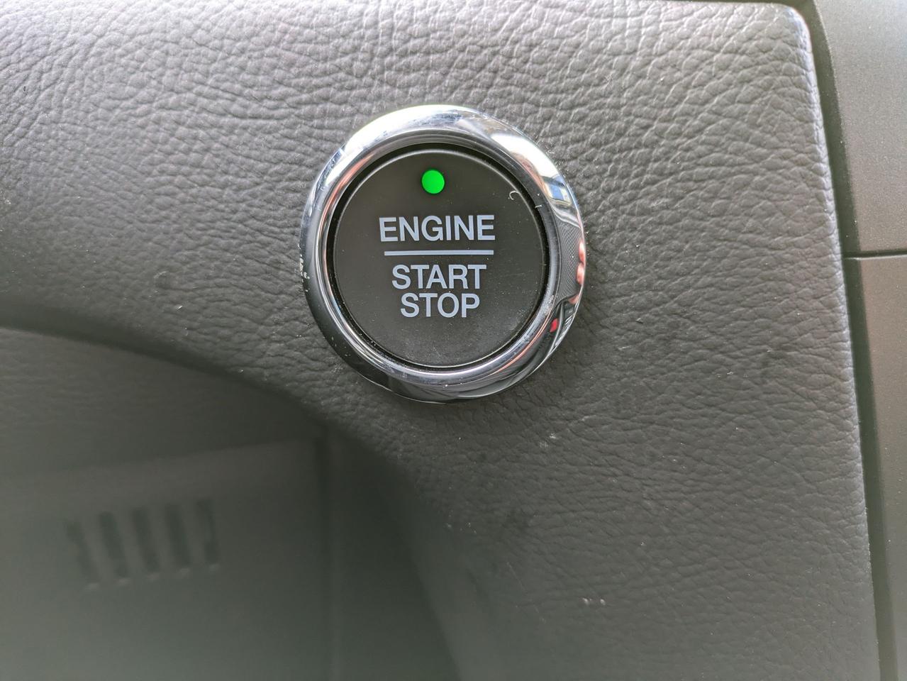 2020 Ford Edge SEL FWD Photo