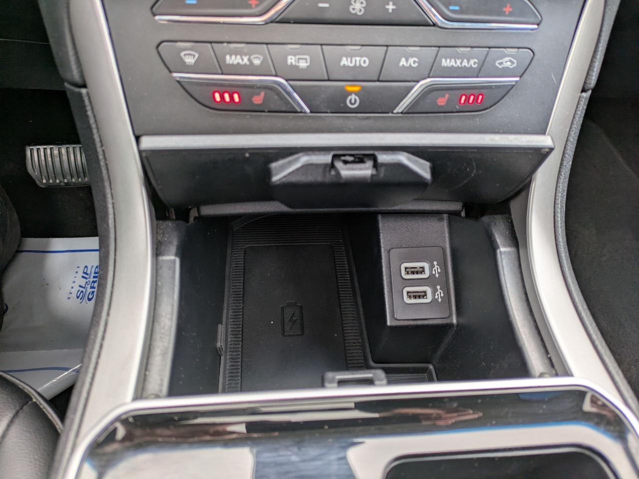 2020 Ford Edge SEL FWD Photo