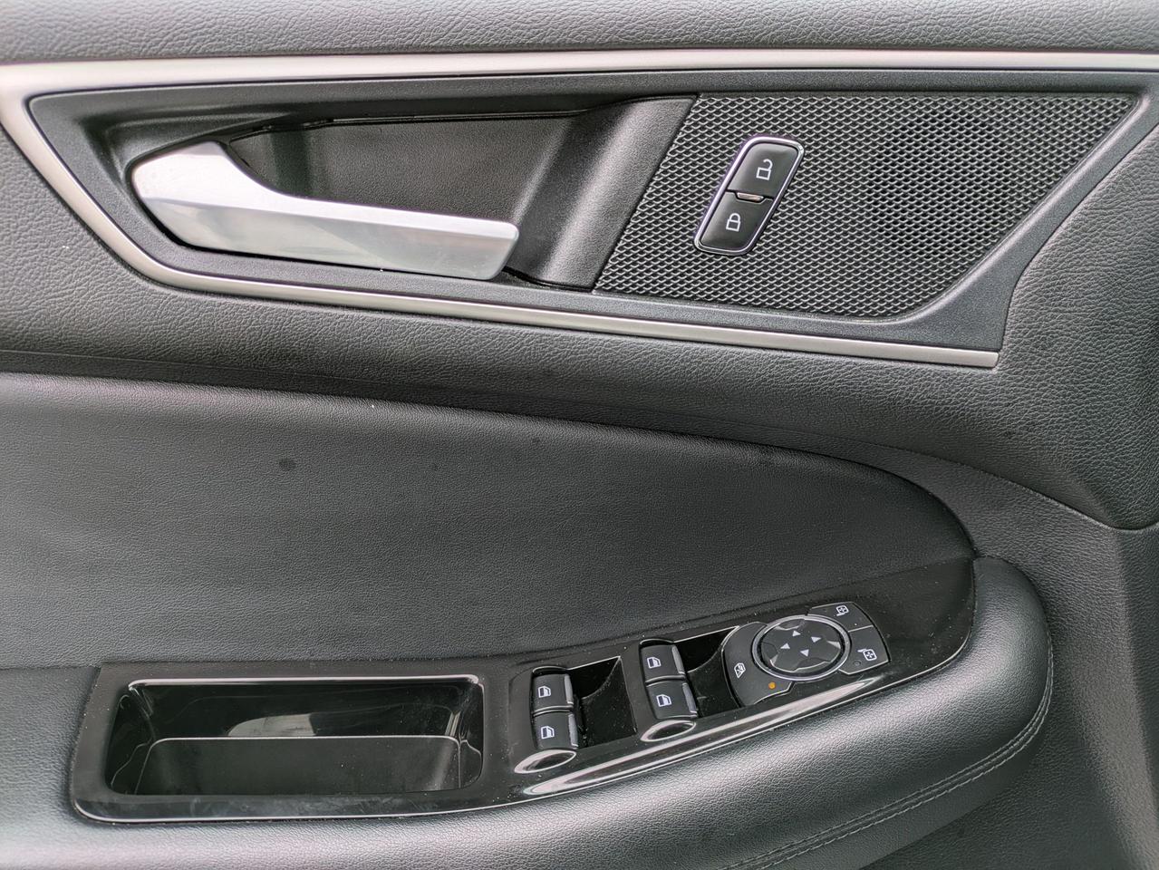 2020 Ford Edge SEL FWD Photo