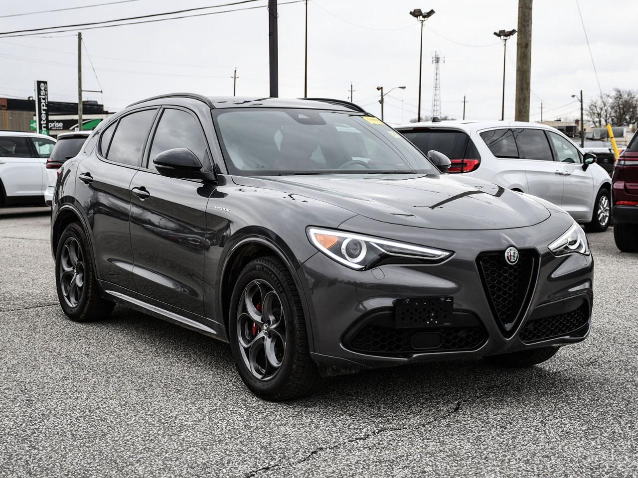 2022 Alfa Romeo Stelvio Veloce AWD Photo4