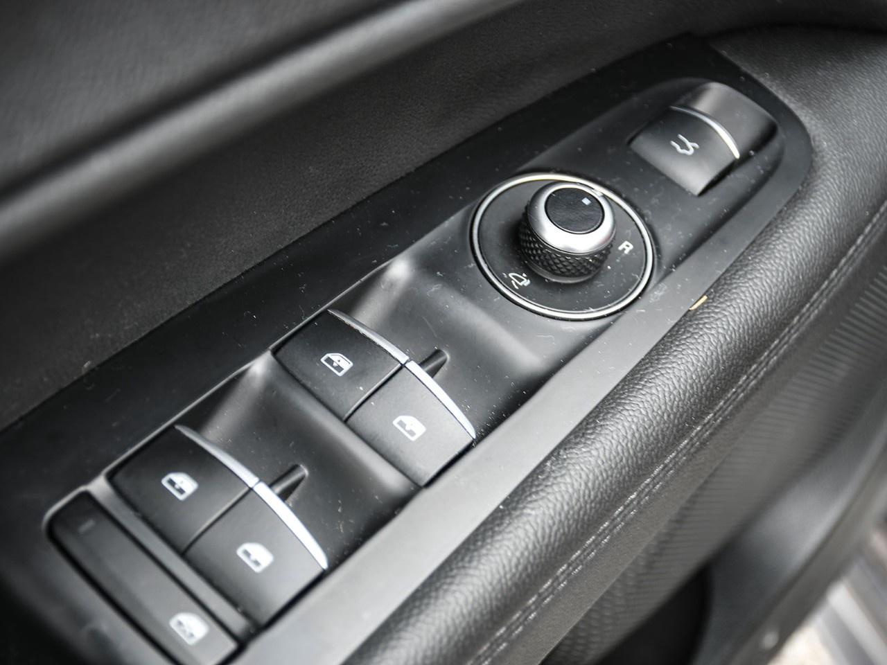 2022 Alfa Romeo Stelvio Veloce AWD Photo