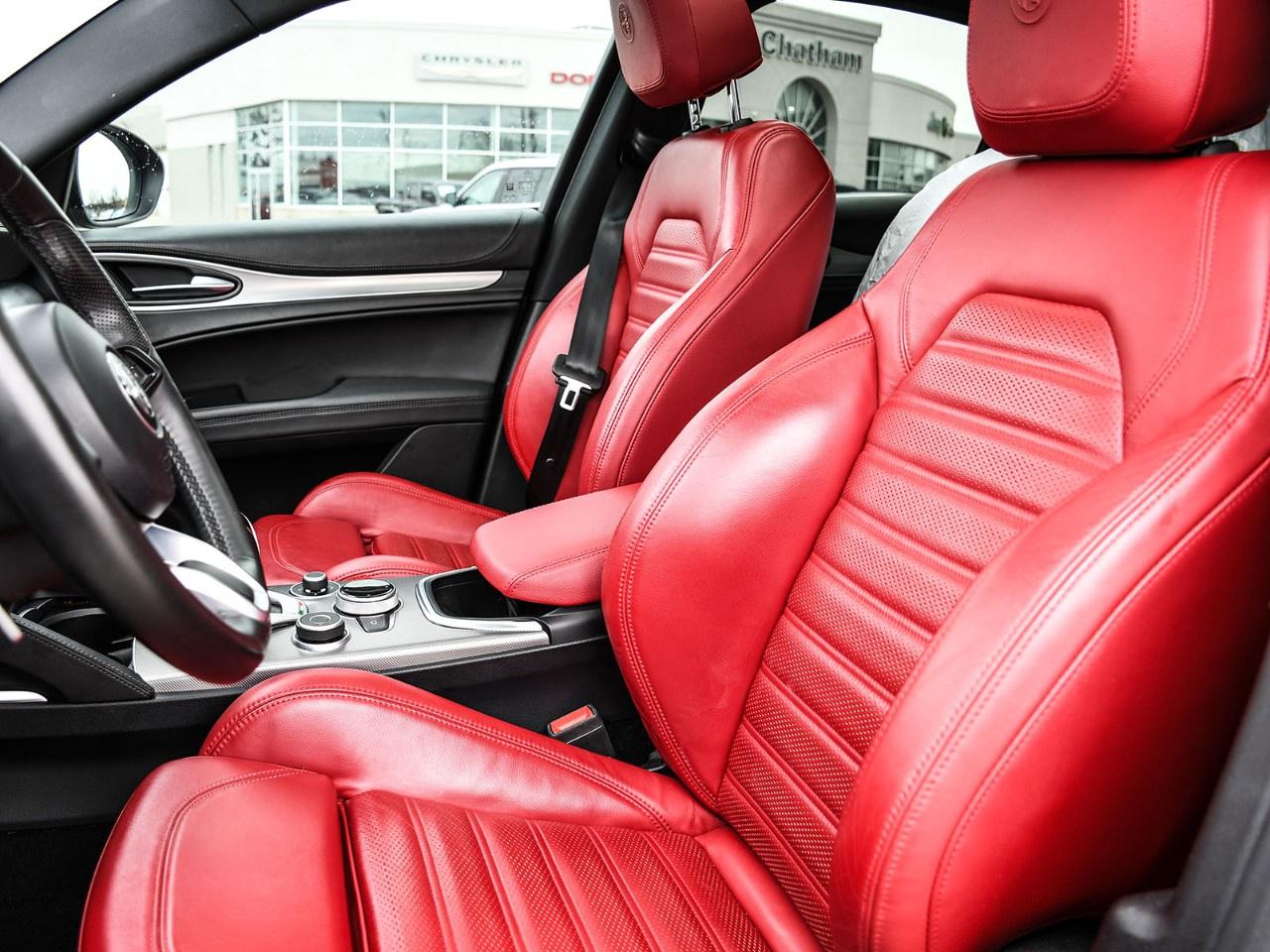 2022 Alfa Romeo Stelvio Veloce AWD Photo