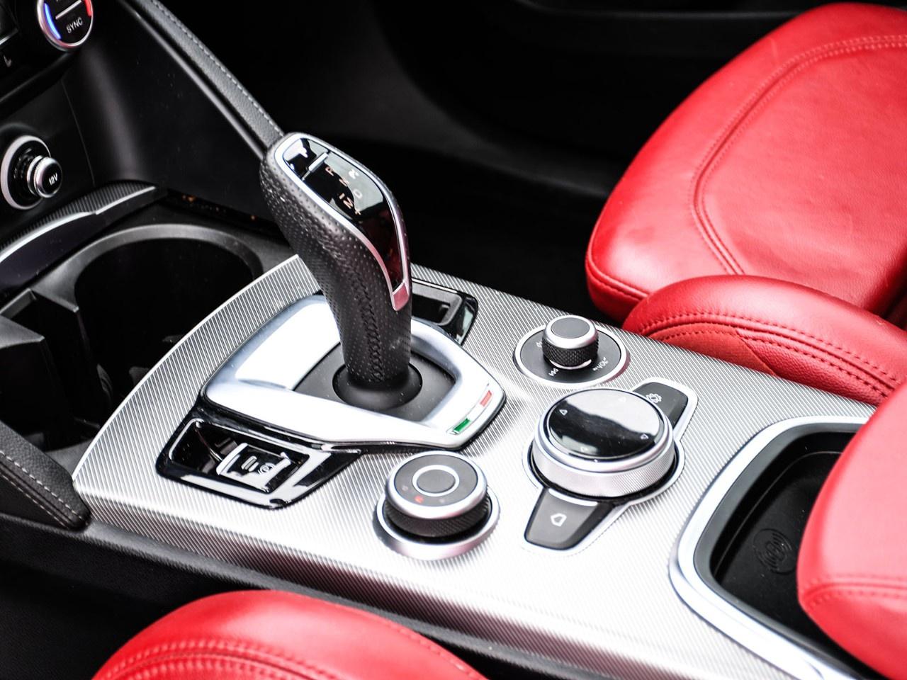 2022 Alfa Romeo Stelvio Veloce AWD Photo