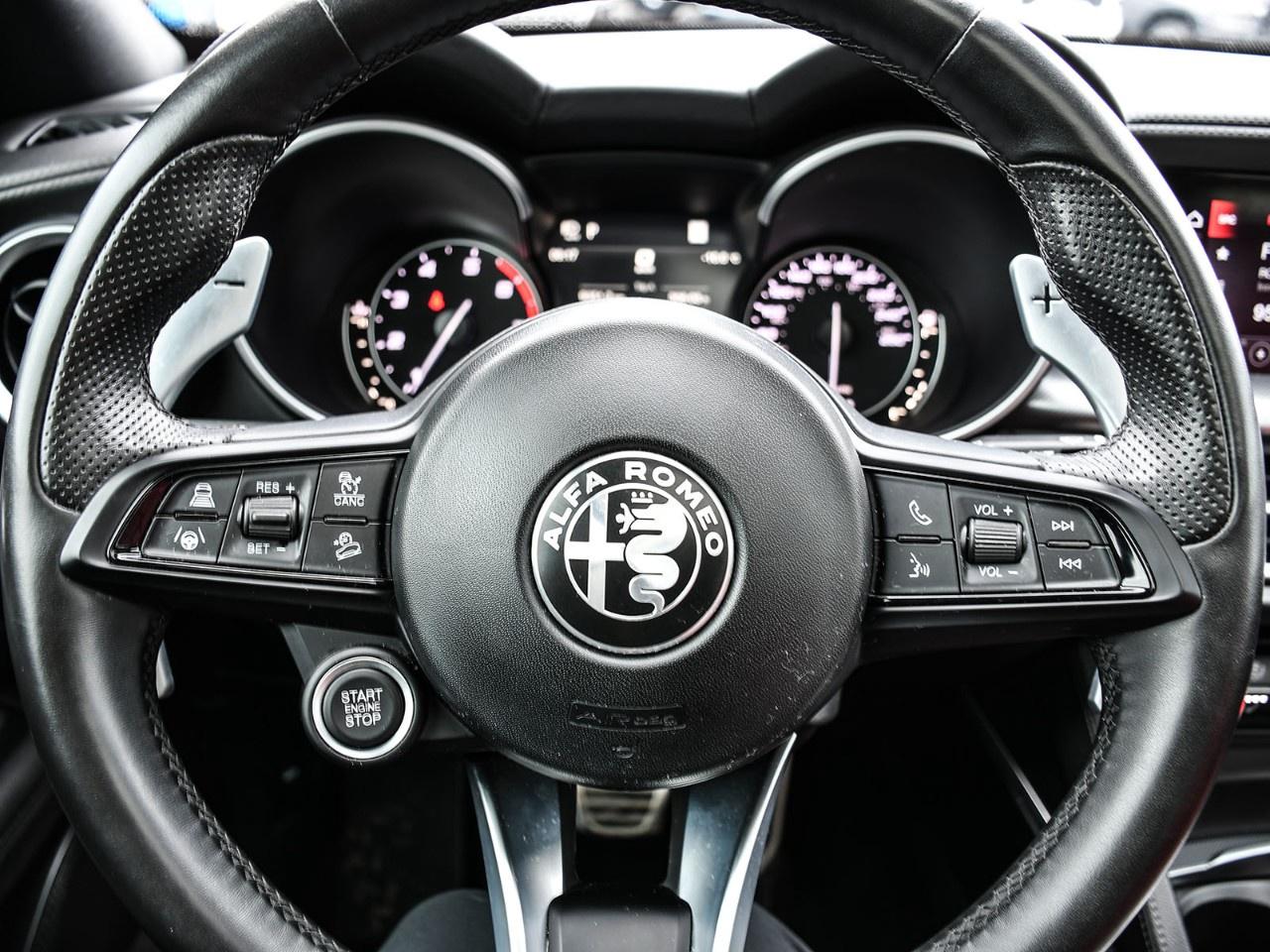 2022 Alfa Romeo Stelvio Veloce AWD Photo