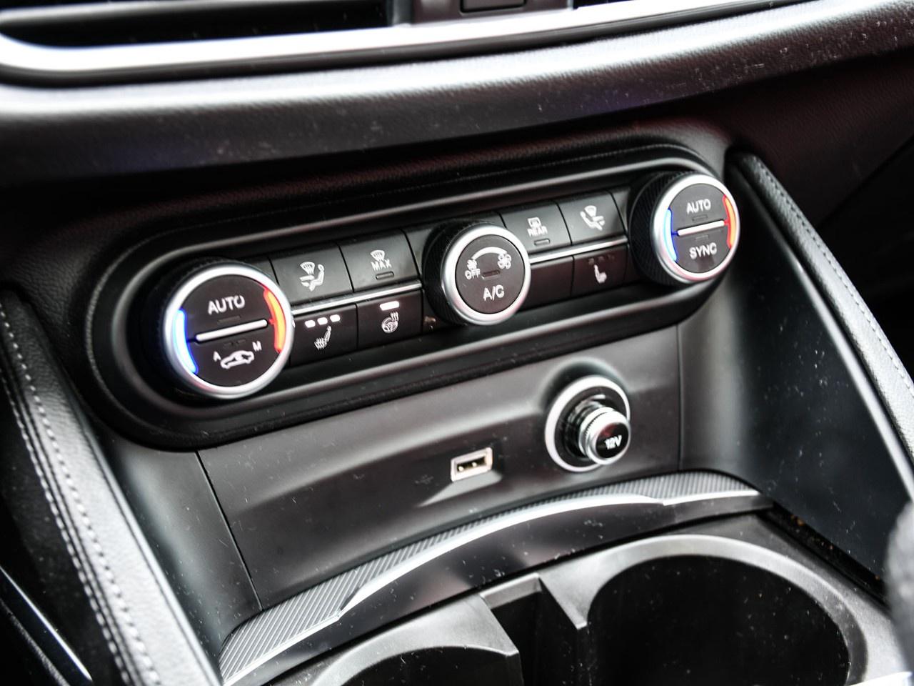 2022 Alfa Romeo Stelvio Veloce AWD Photo