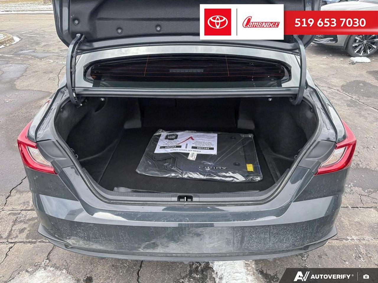 2025 Toyota Camry SE Upgrade Photo