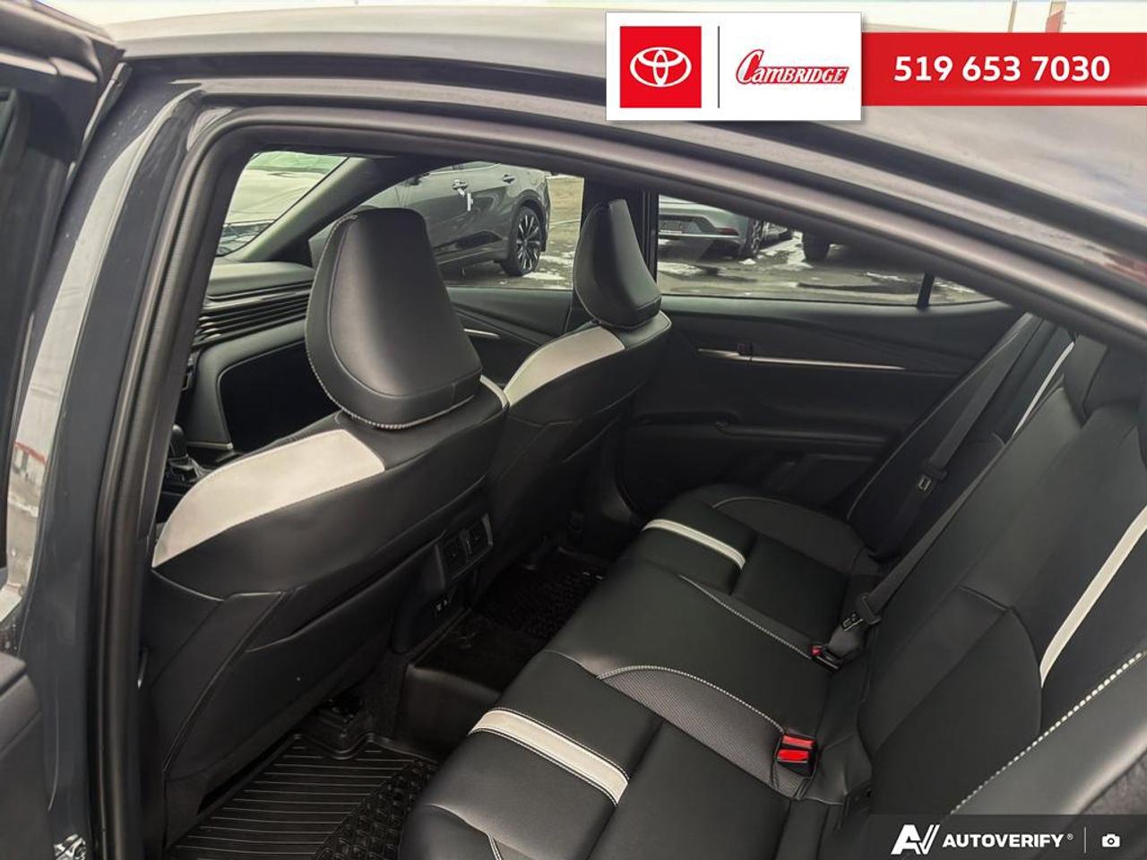 2025 Toyota Camry SE Upgrade Photo