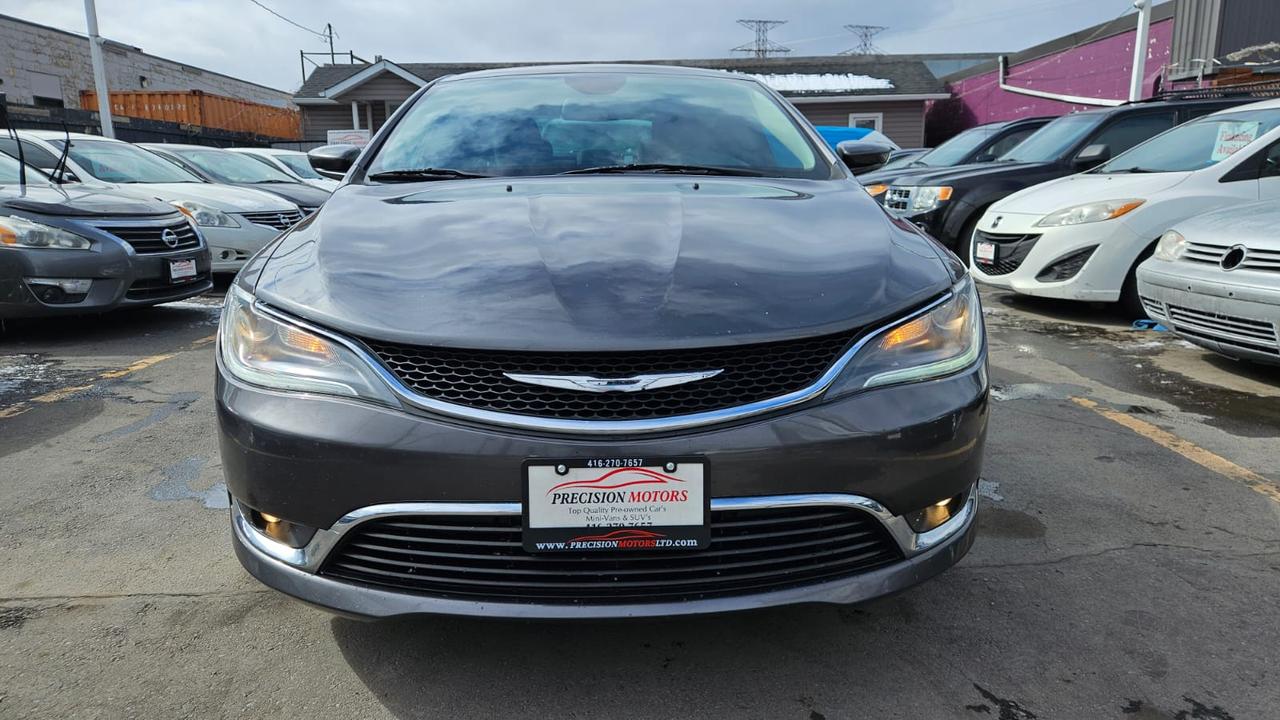 2015 Chrysler 200 Limited Photo0