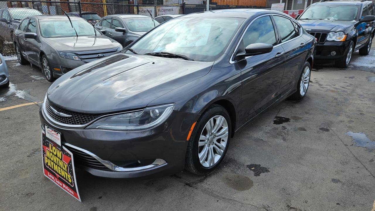 2015 Chrysler 200 Limited Photo