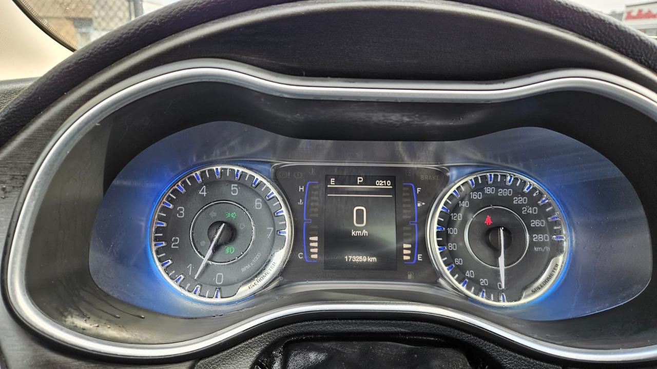 2015 Chrysler 200 Limited Photo