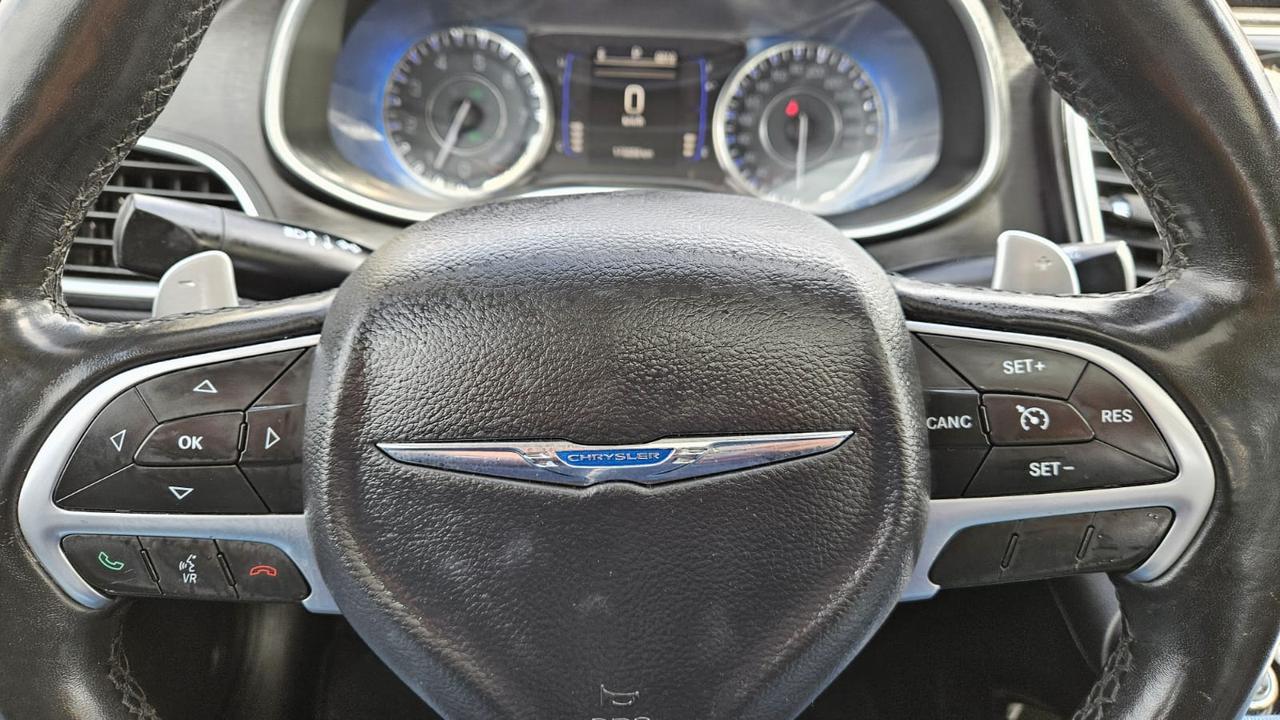 2015 Chrysler 200 Limited Photo